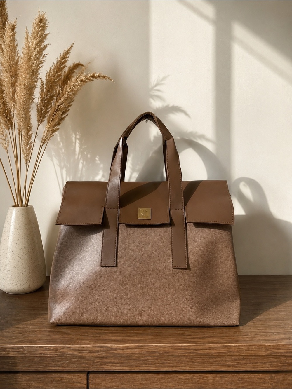 Classic Brown Tanger Brand Tote Bag - Elegant Everyday Carry 2 Tone Faux Leather